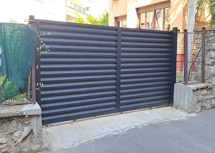 Deja Free Parking بلغراد